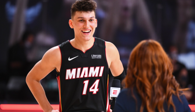 导致控球失 导致控球失